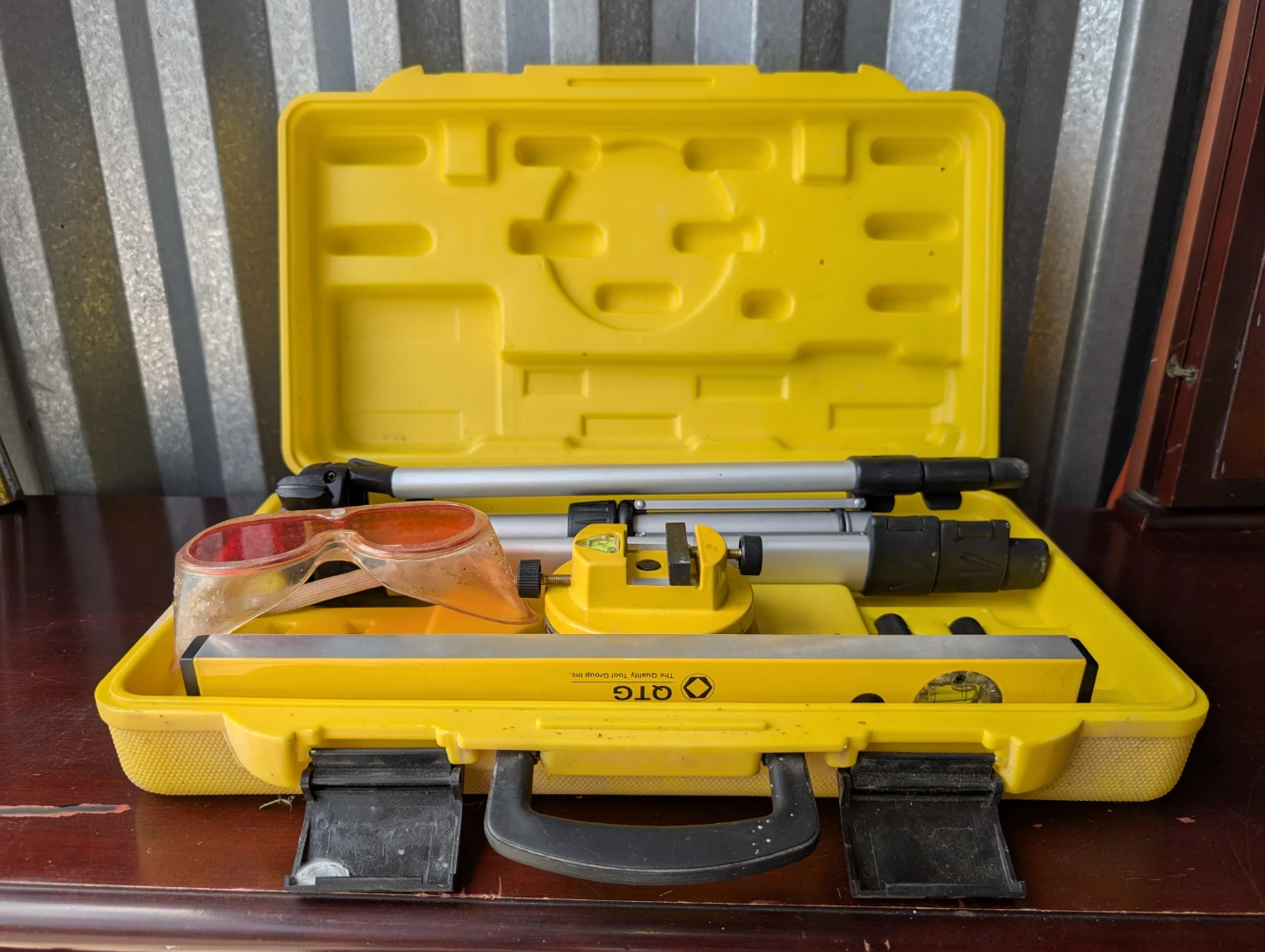 Yellow Carrying Case with Laser Level Kit and Tripod - photo 2