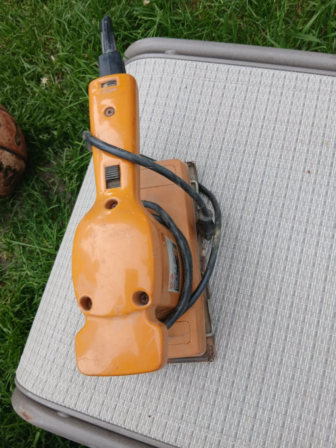 Black & Decker Dual Action Sander