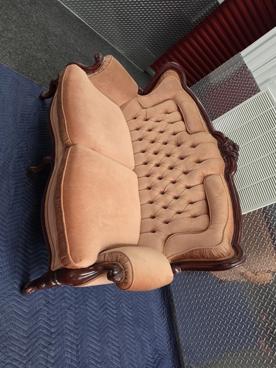 Victorian Style Sofa and Armchair Set - Peach Velvet - photo 5