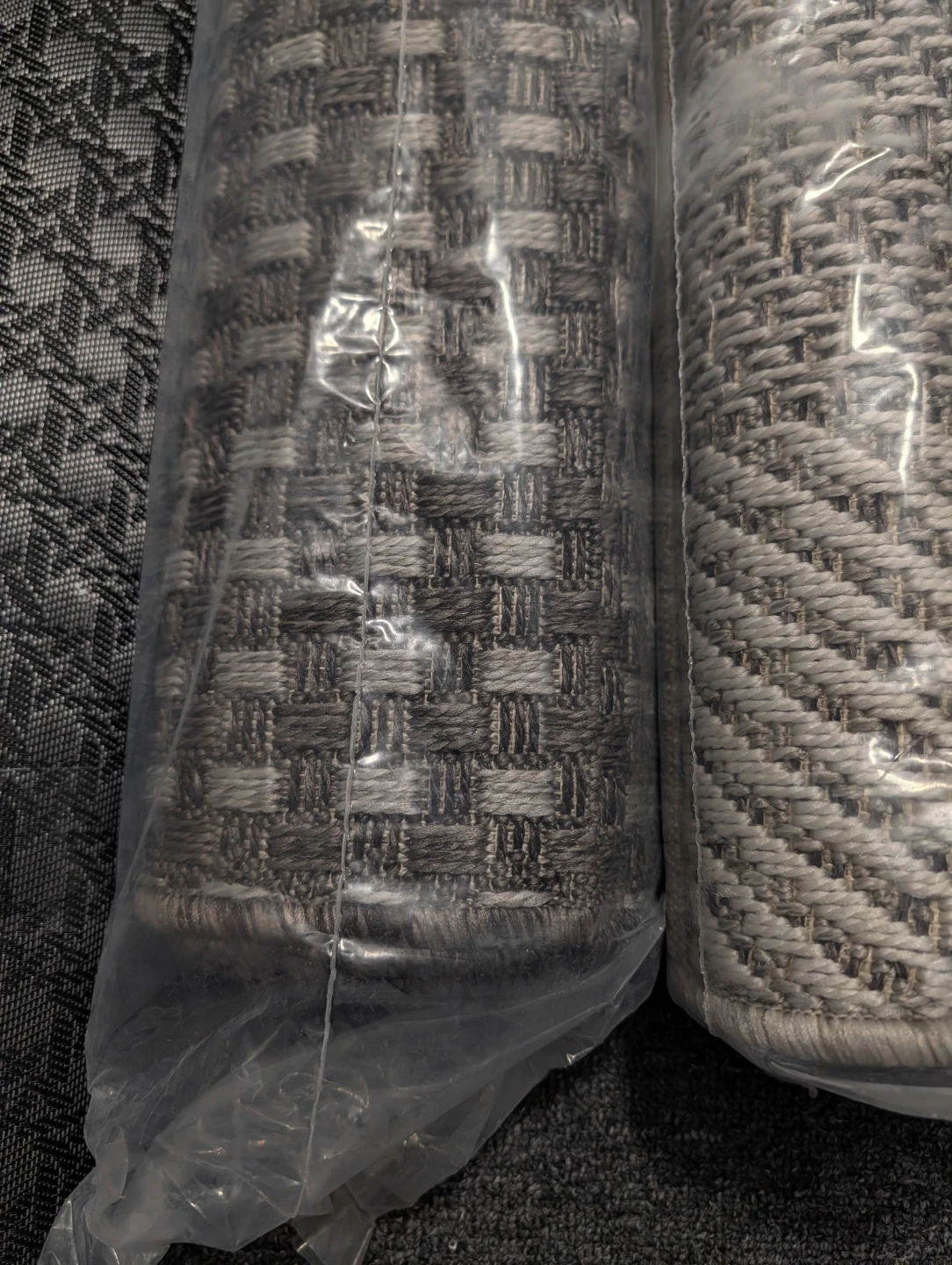 LuxenHome Rug - Gray