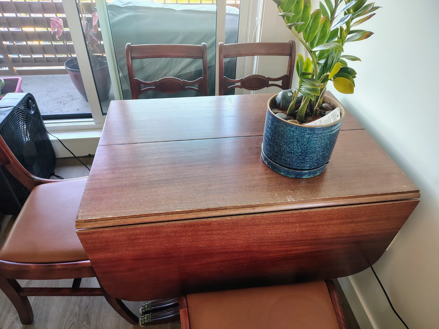 Wooden dining chair with faux leather seats - photo 3