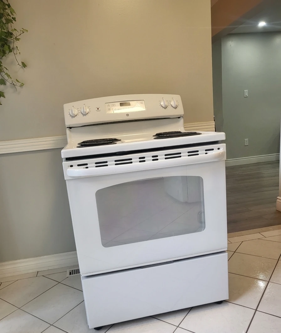 GE Electric Coil Stove / Range – Works Great!