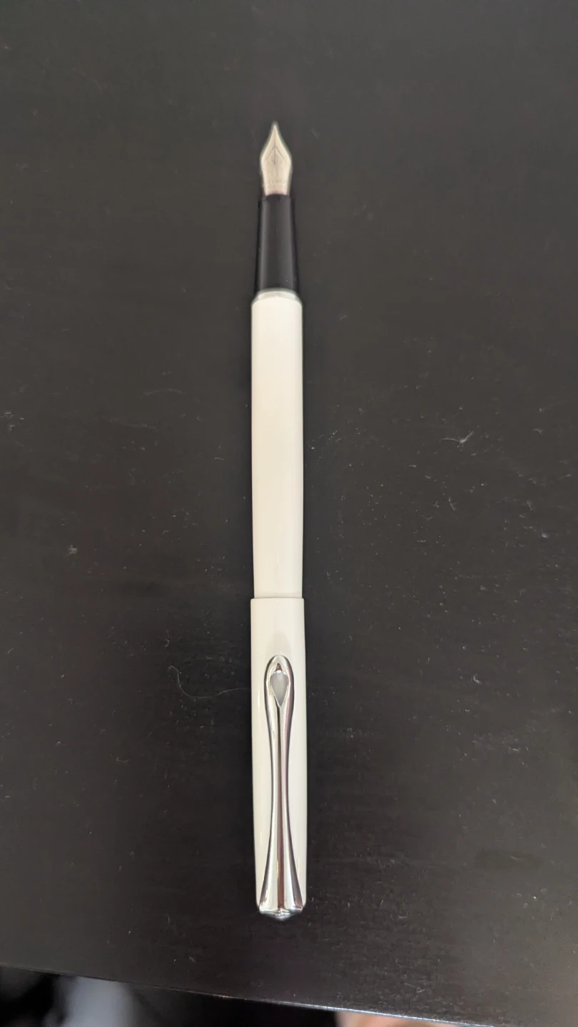 Diplomat Traveller Fountain Pen (White, Medium) - photo 2