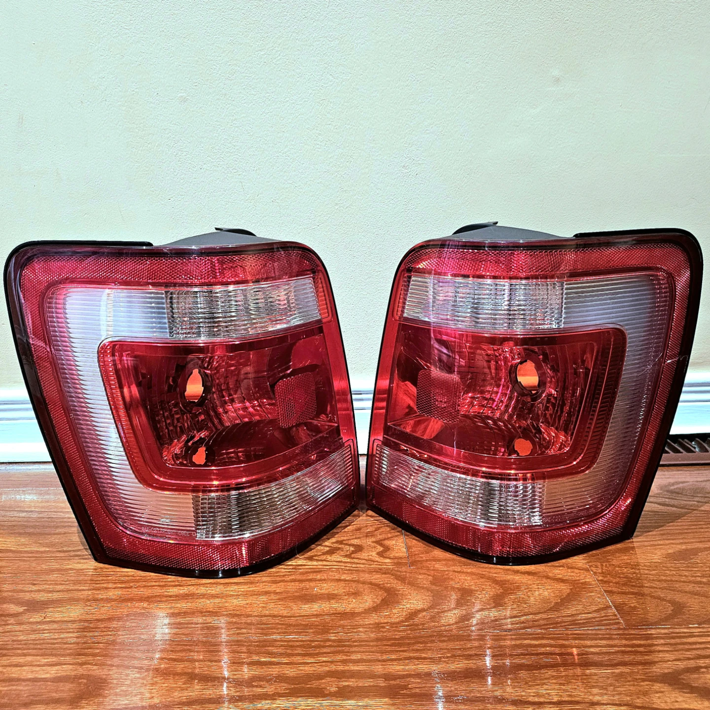 2008-2012 Ford Escape Genuine OEM Tail Lights Left & Right Pair