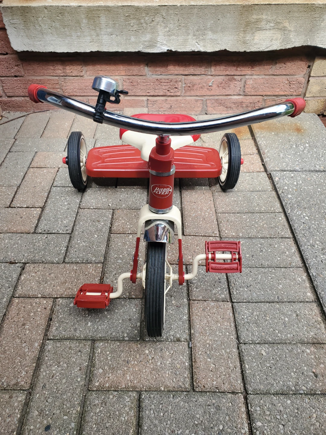 Radio Flyer Classic Red Tricycle - photo 2