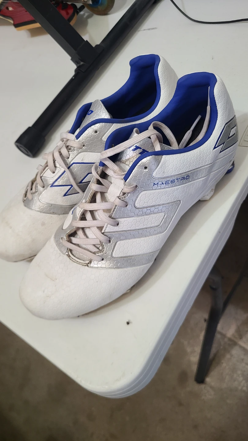 Lotto Maestro Soccer Cleats
