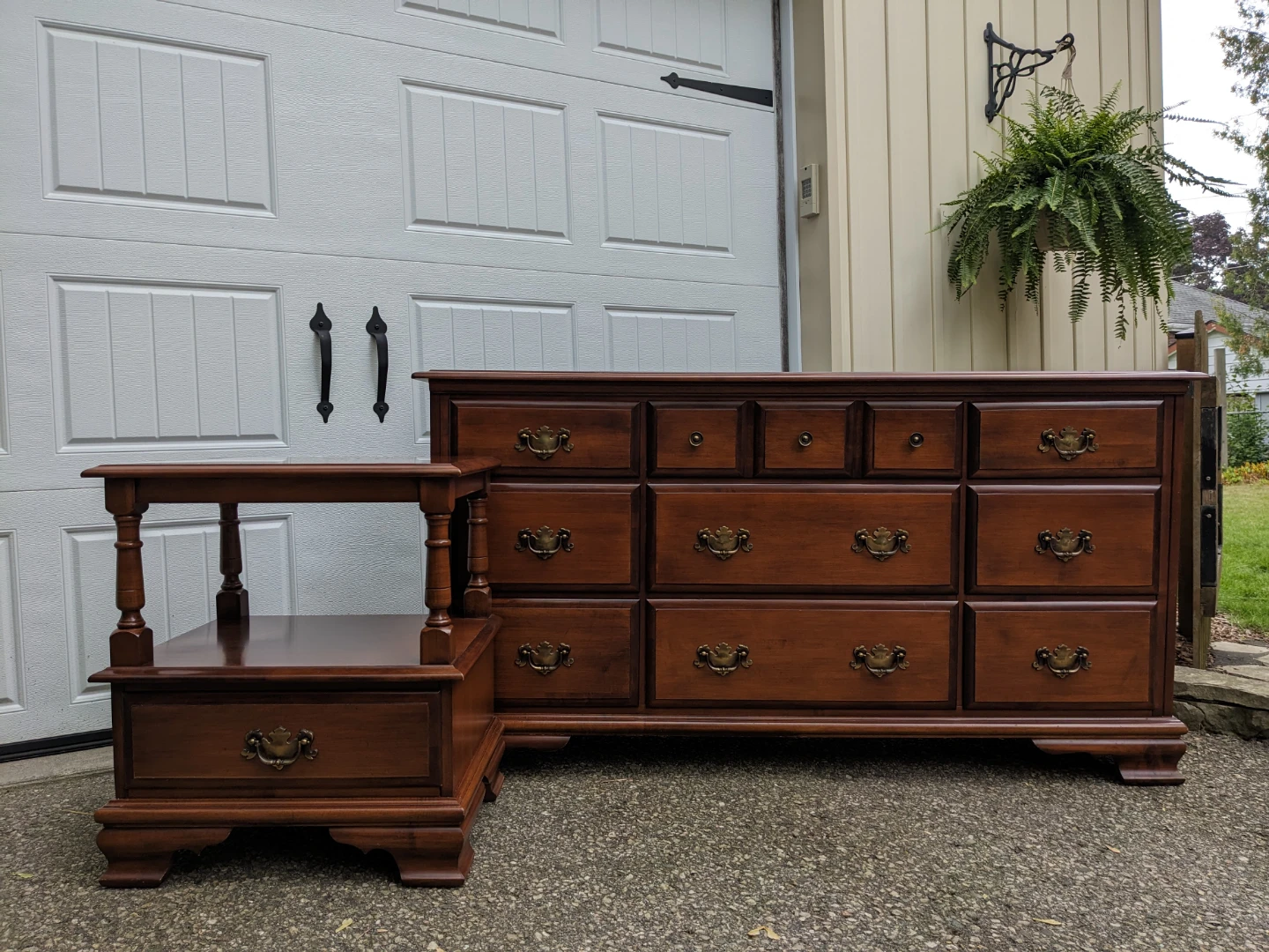 Vilas 9 Drawer Dresser Nightstand Set in Maple