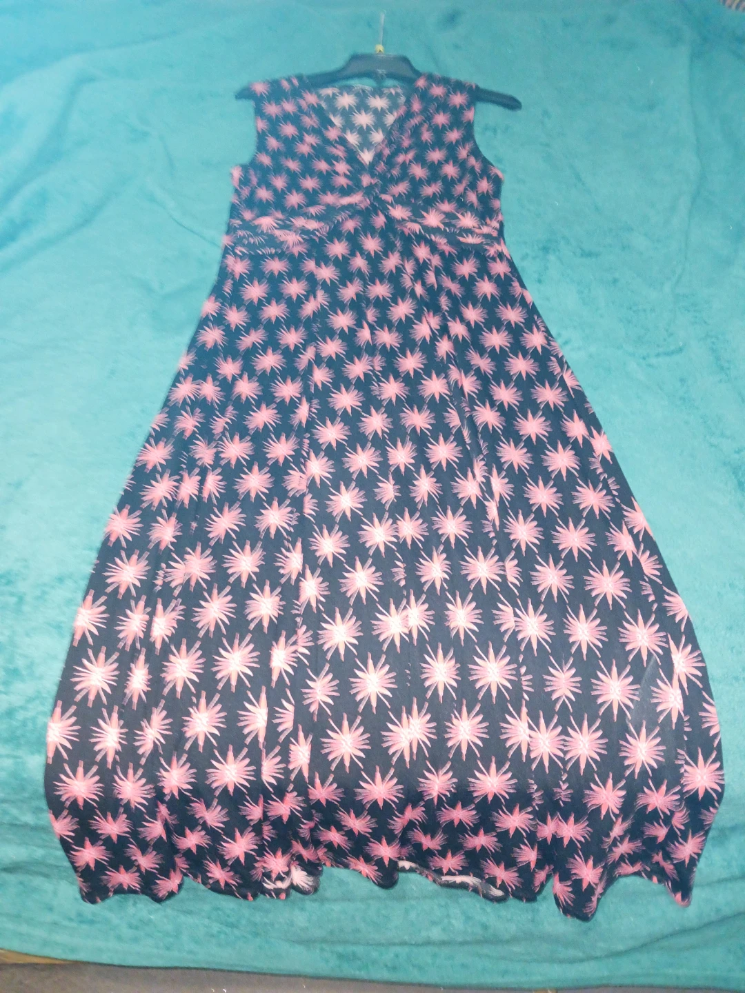 Sleeveless Dress with Pink Starburst Print