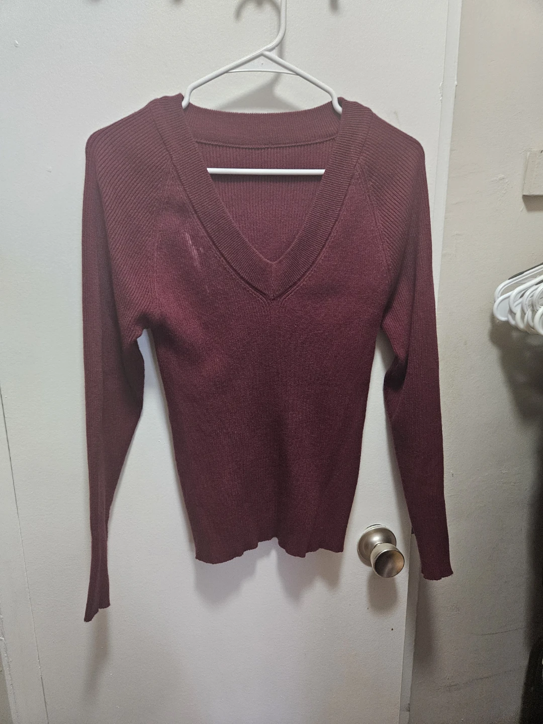 XL Maroon V-Neck Ribbed Sweater - photo 2