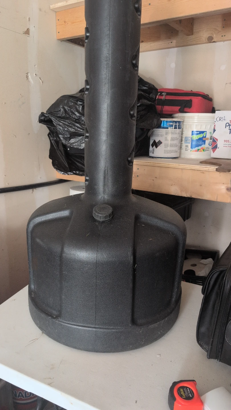 Freestanding ashtray