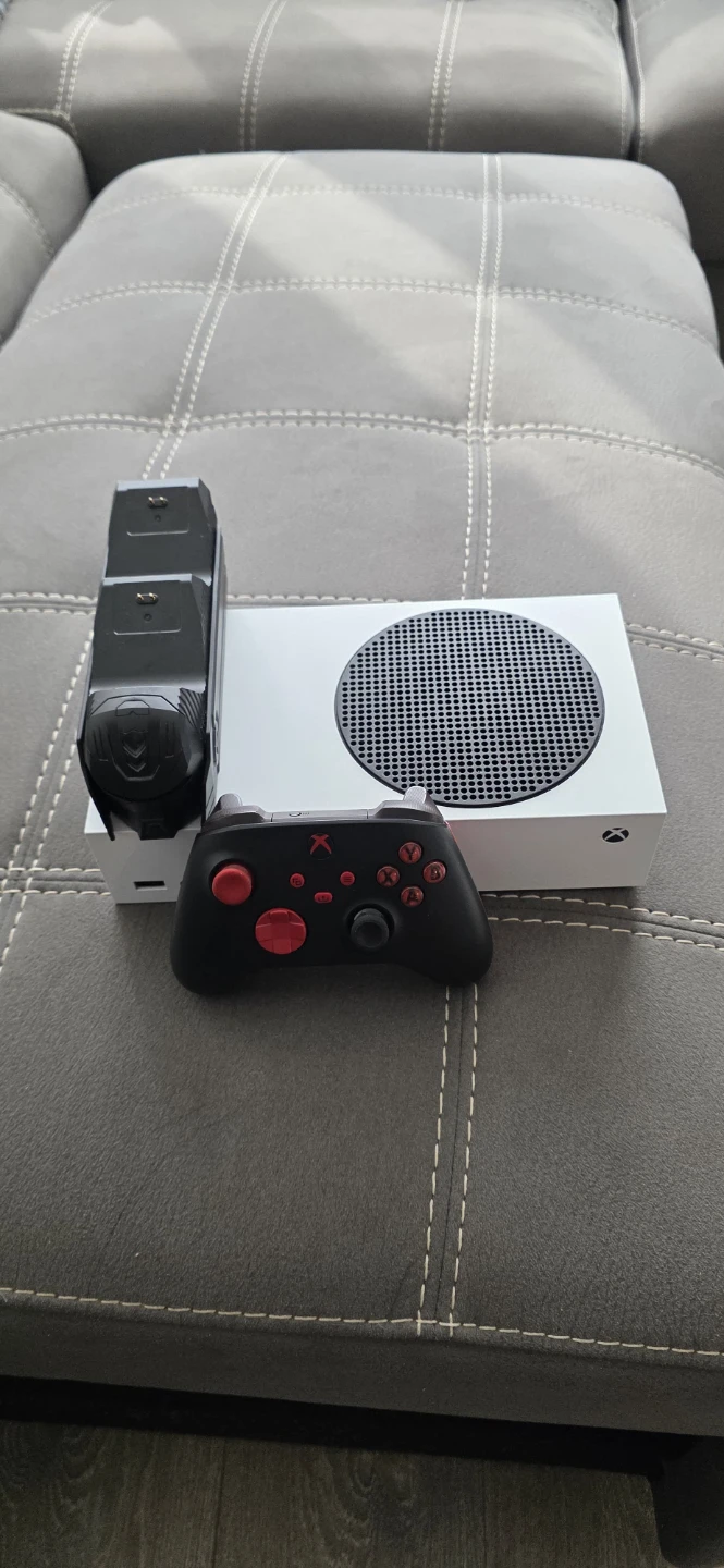 Xbox Series S Console with Controller and Battery Pack - photo 2