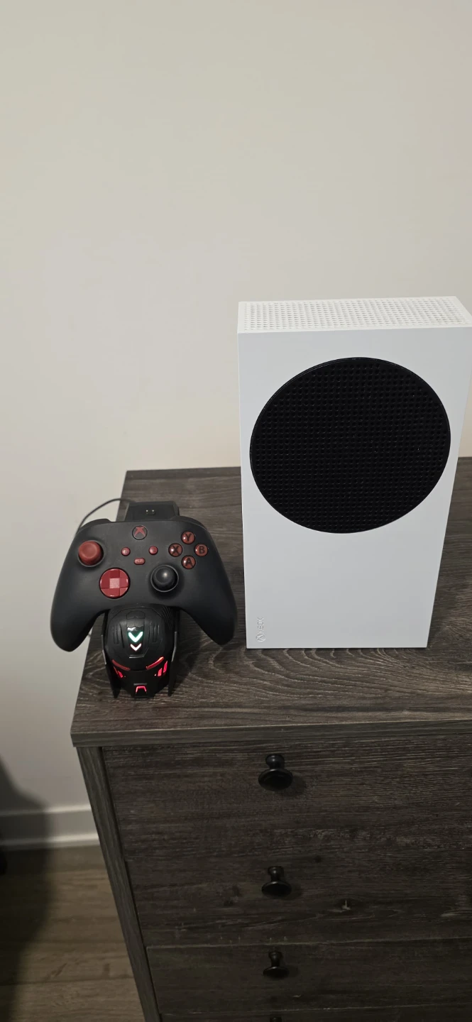 Xbox Series S Console with Controller and Battery Pack - photo 5