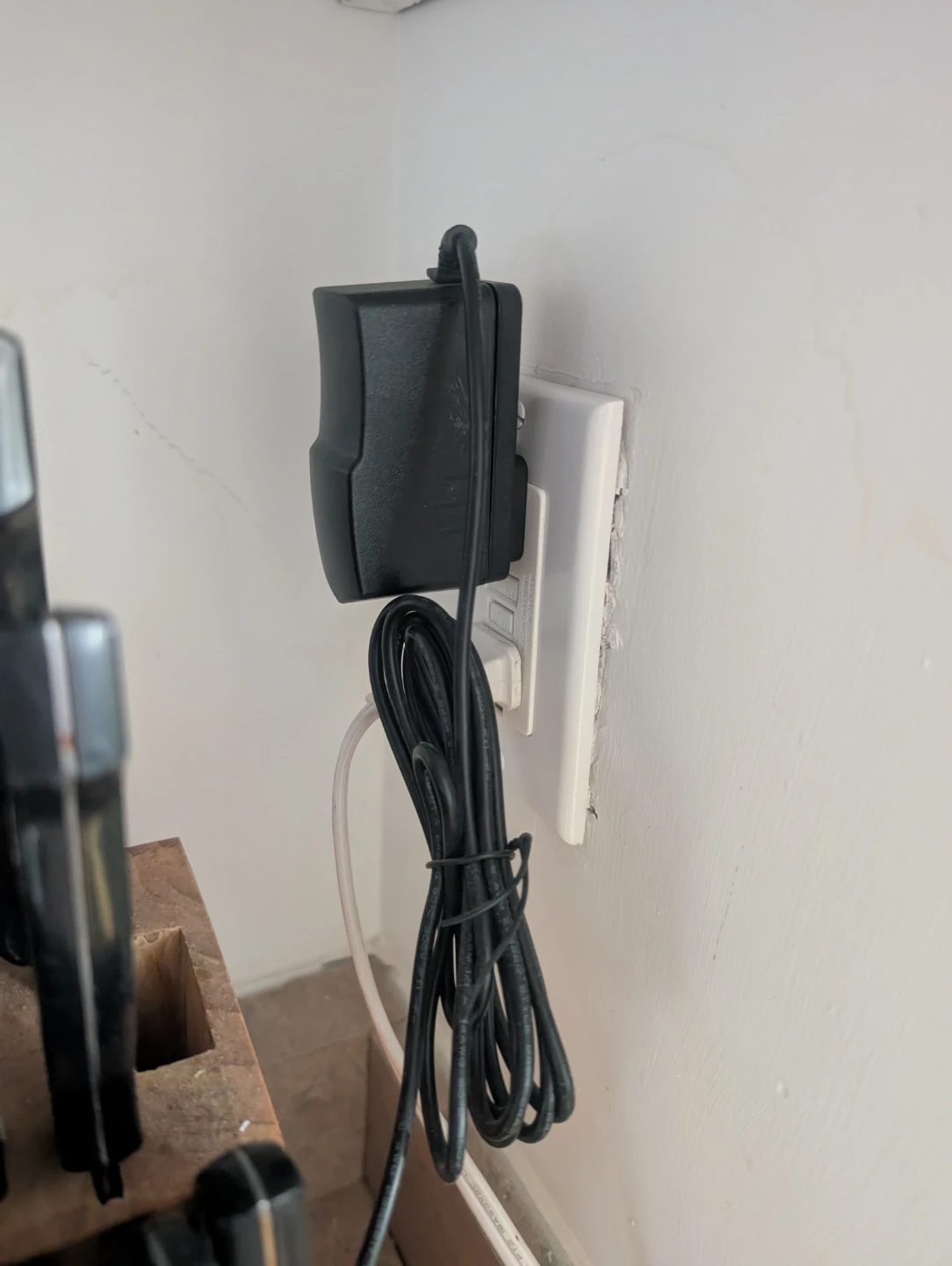 17ft WiFi-enabled light strip (Monster brand) - photo 4