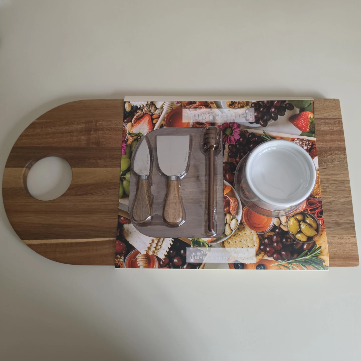 BNIP Entertainer Serving Board Set w Cheese Knives & Ramekin