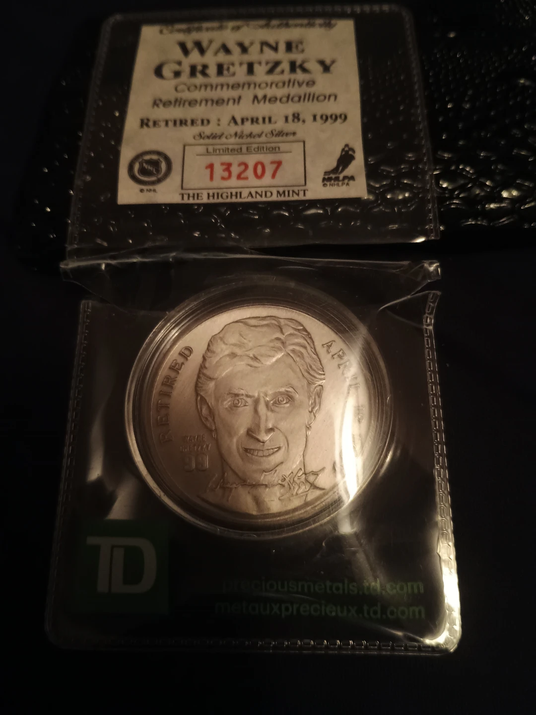 Wayne Gretzky Commemorative Retirement Medallion - photo 2