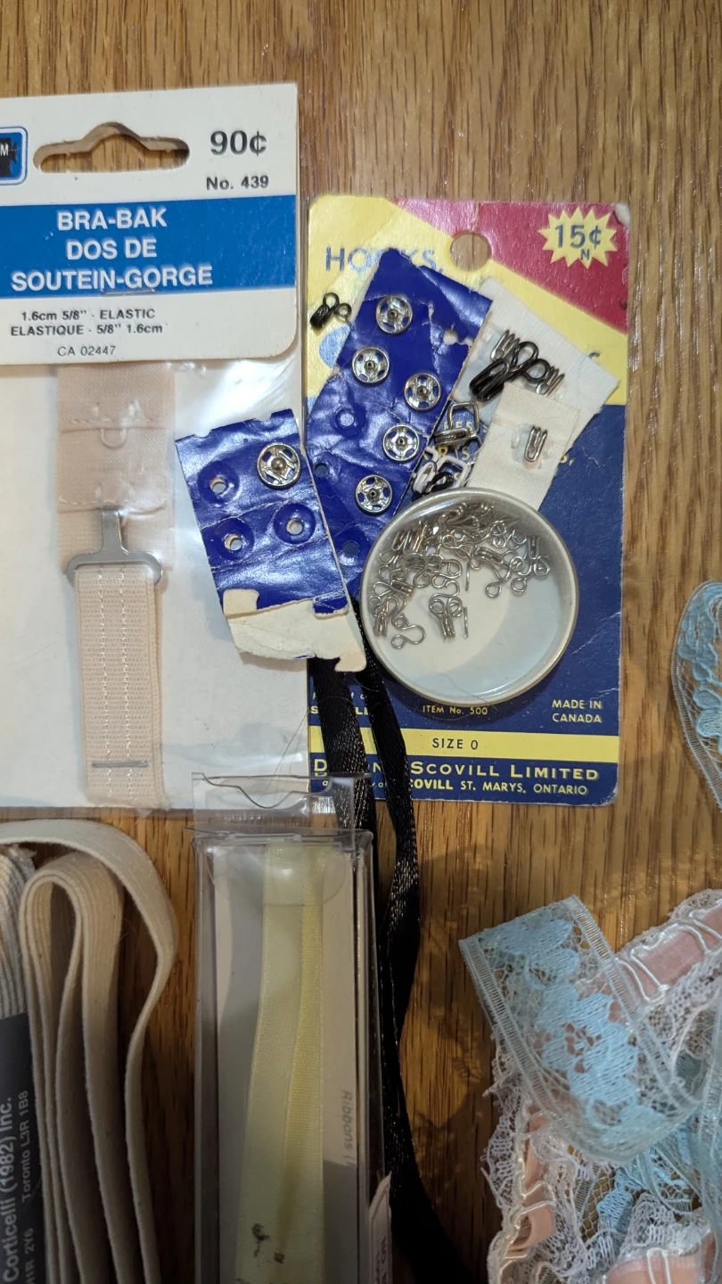 "Bits and bobs" - sewing notions - photo 4