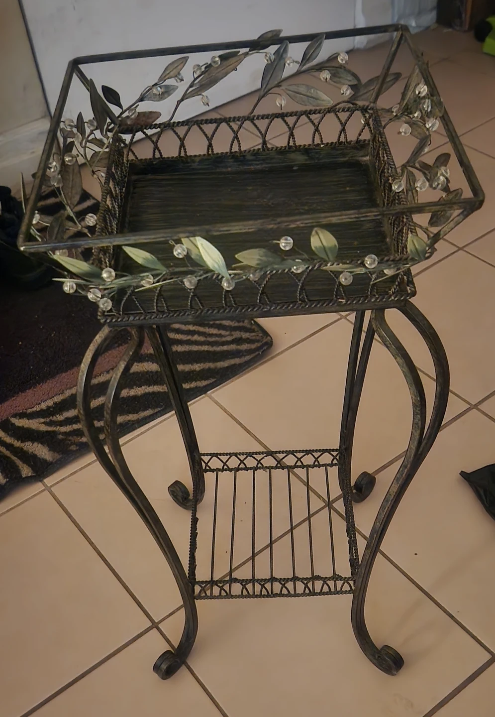 Plant stand with basket