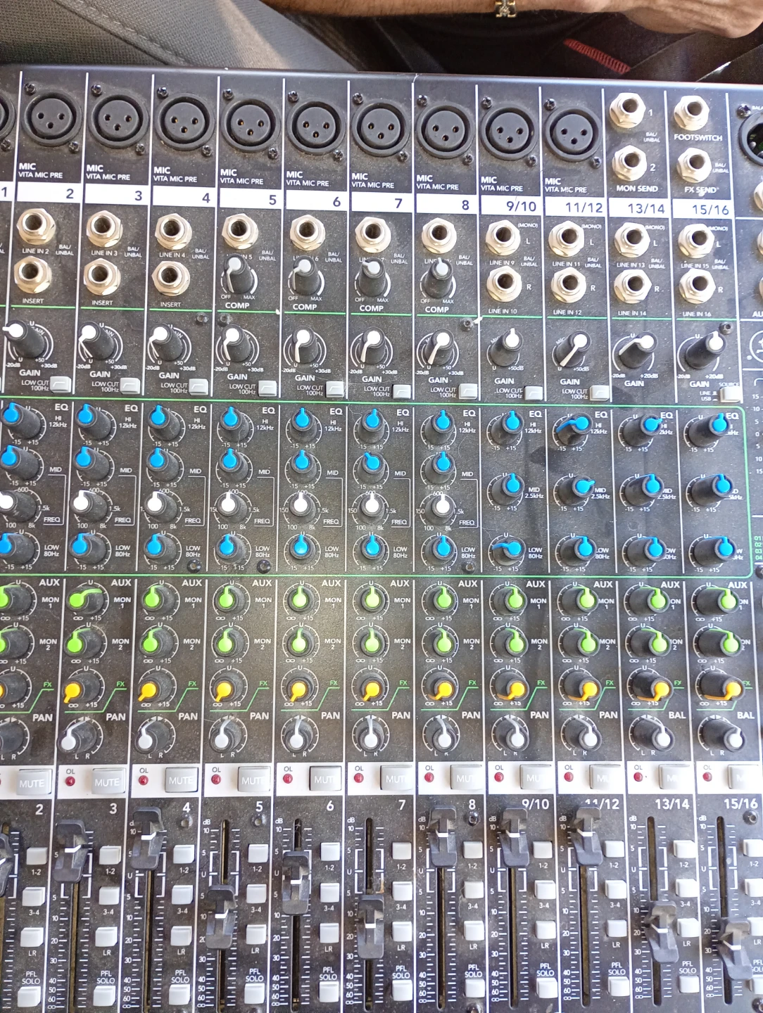 Mackie ProFX16v3 Professional Effects Mixer - photo 5