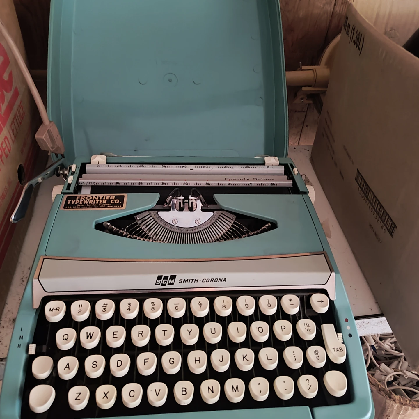 Smith-Corona Classic Deluxe Typewriter - Teal - photo 2