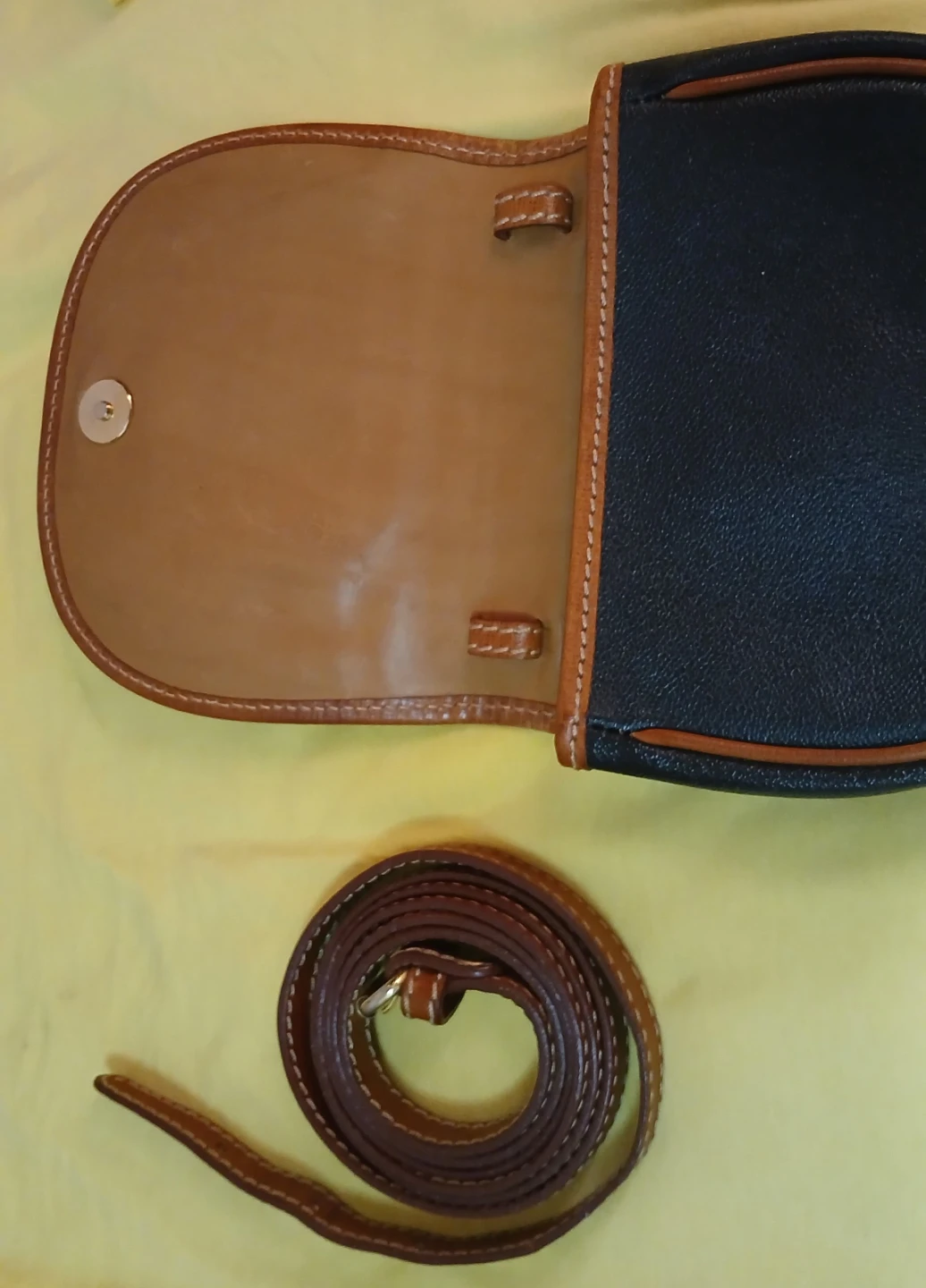 Vintage Dooney & Bourke Crossbody Bag - photo 4