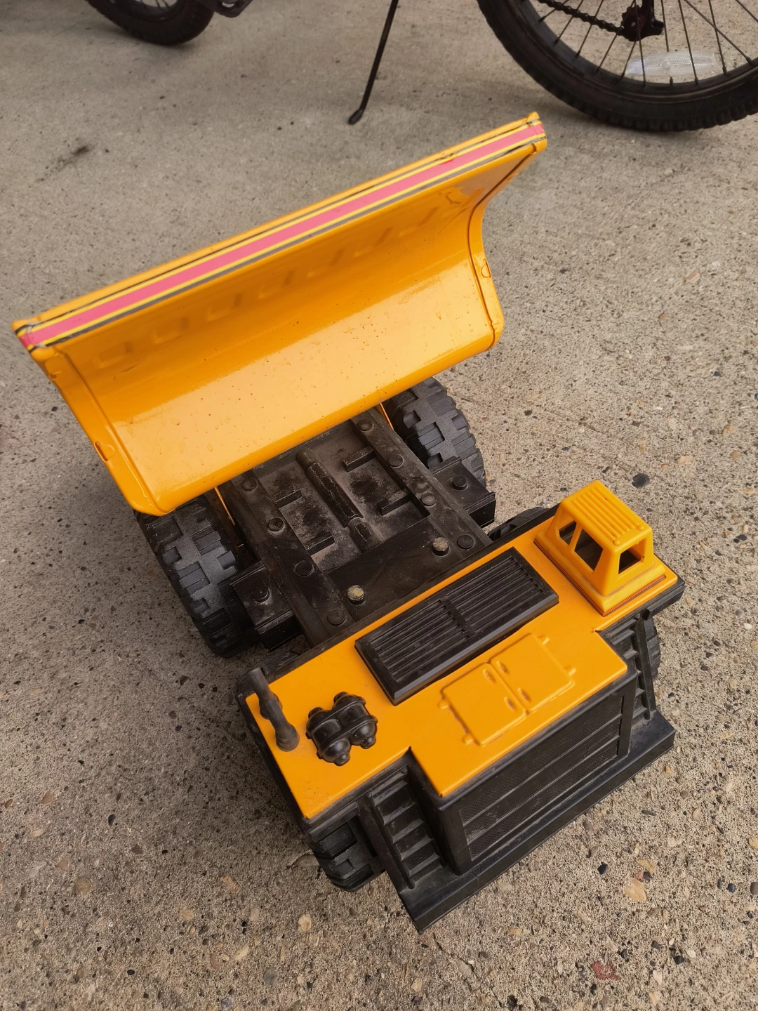FREE -Nylint Metal yellow dump truck and Bruder orange snow plow