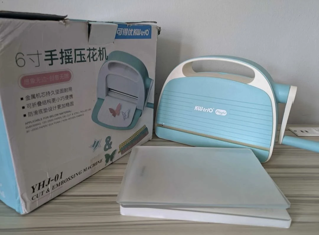Manual Die Cutting Embossing Machine . Dm if interested . - photo 3