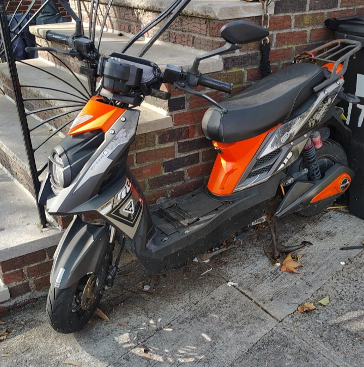 Fly9 electric moped