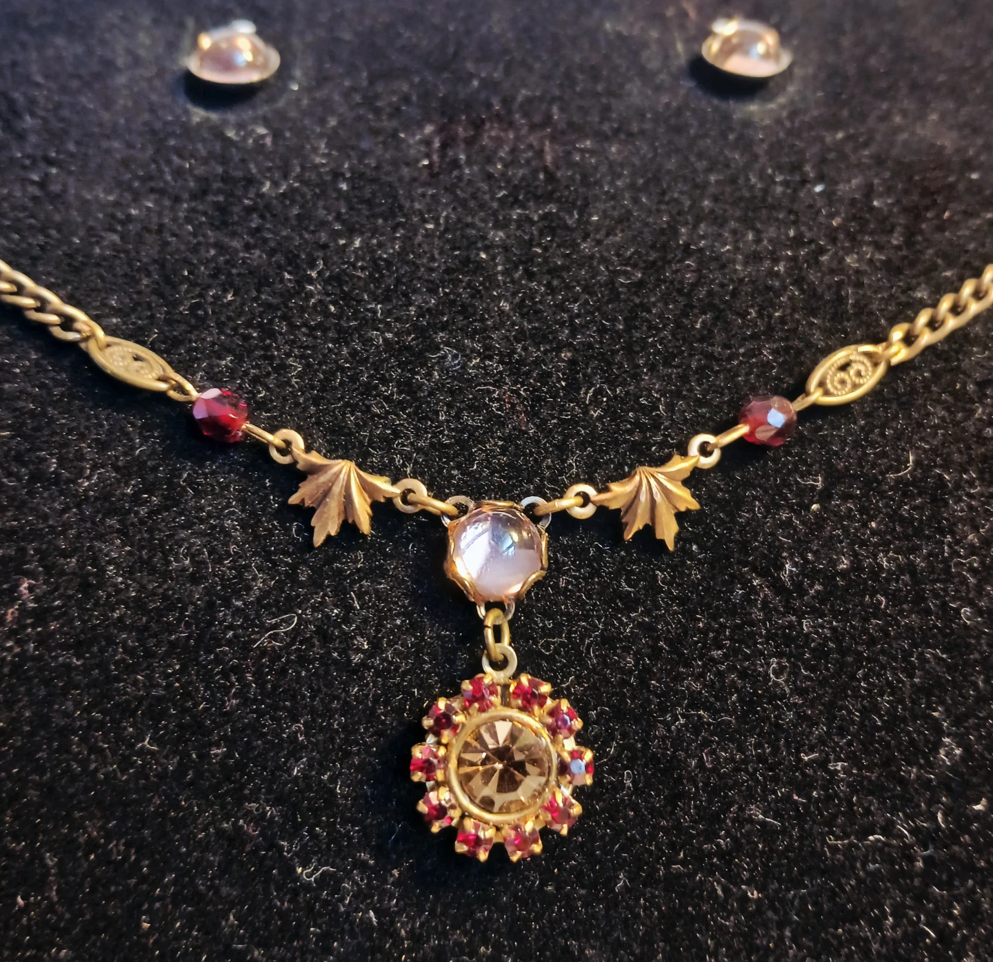 Vintage Gold Tone Necklace and Earrings Set