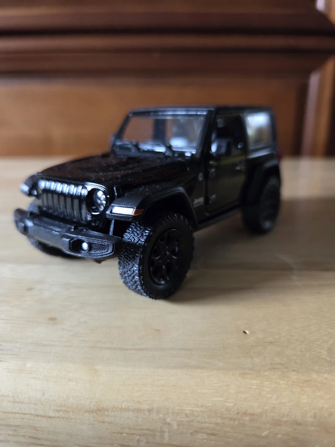 Black 2018 Jeep Wrangler Rubicon Scale 1/34 Toy Car - photo 2