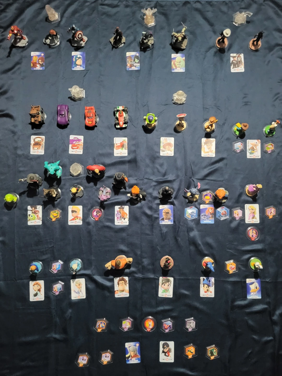 Disney Infinity 35+ Figures + ORIGINAL CARDS + Power Discs