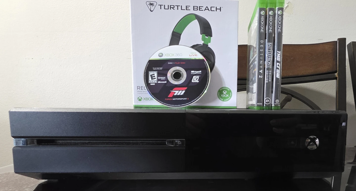 Xbox one with 3 games headset (No controller or cables)