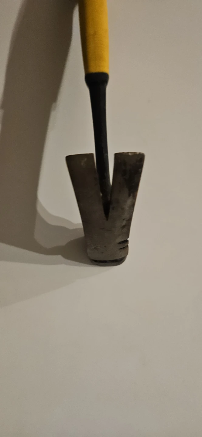 DEWALT 16 oz. Claw Hammer - photo 5