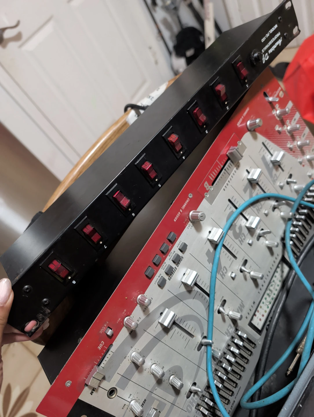 Numark PYD1940 DJ Mixer & Controllers with MXR EQ - photo 4