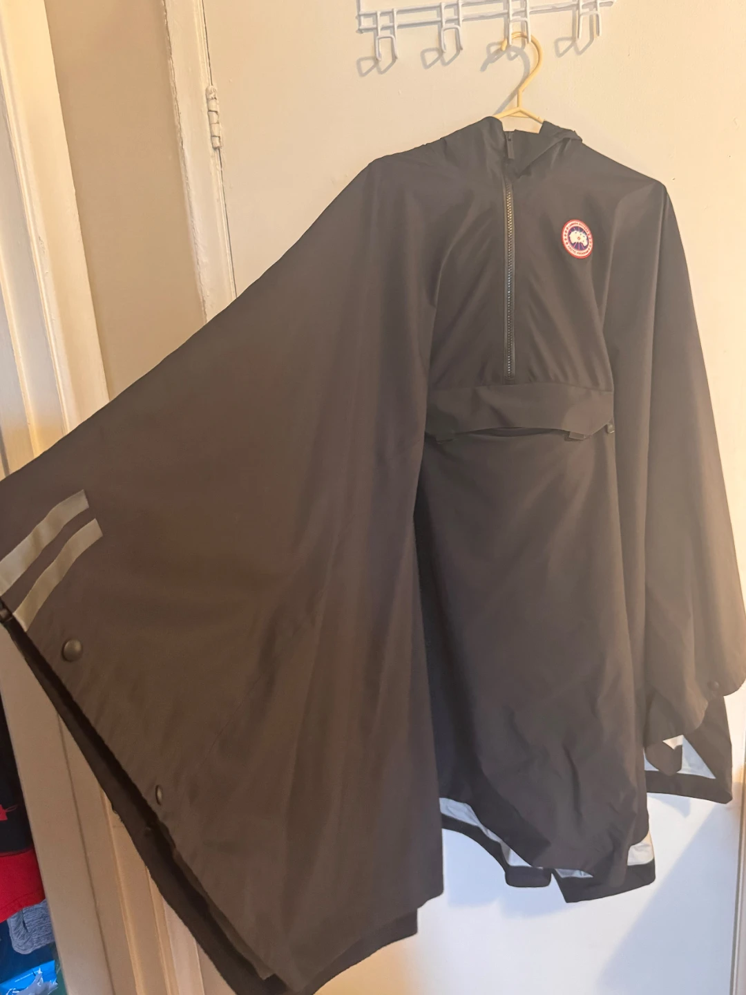Canada Goose Field Poncho - Black - photo 2