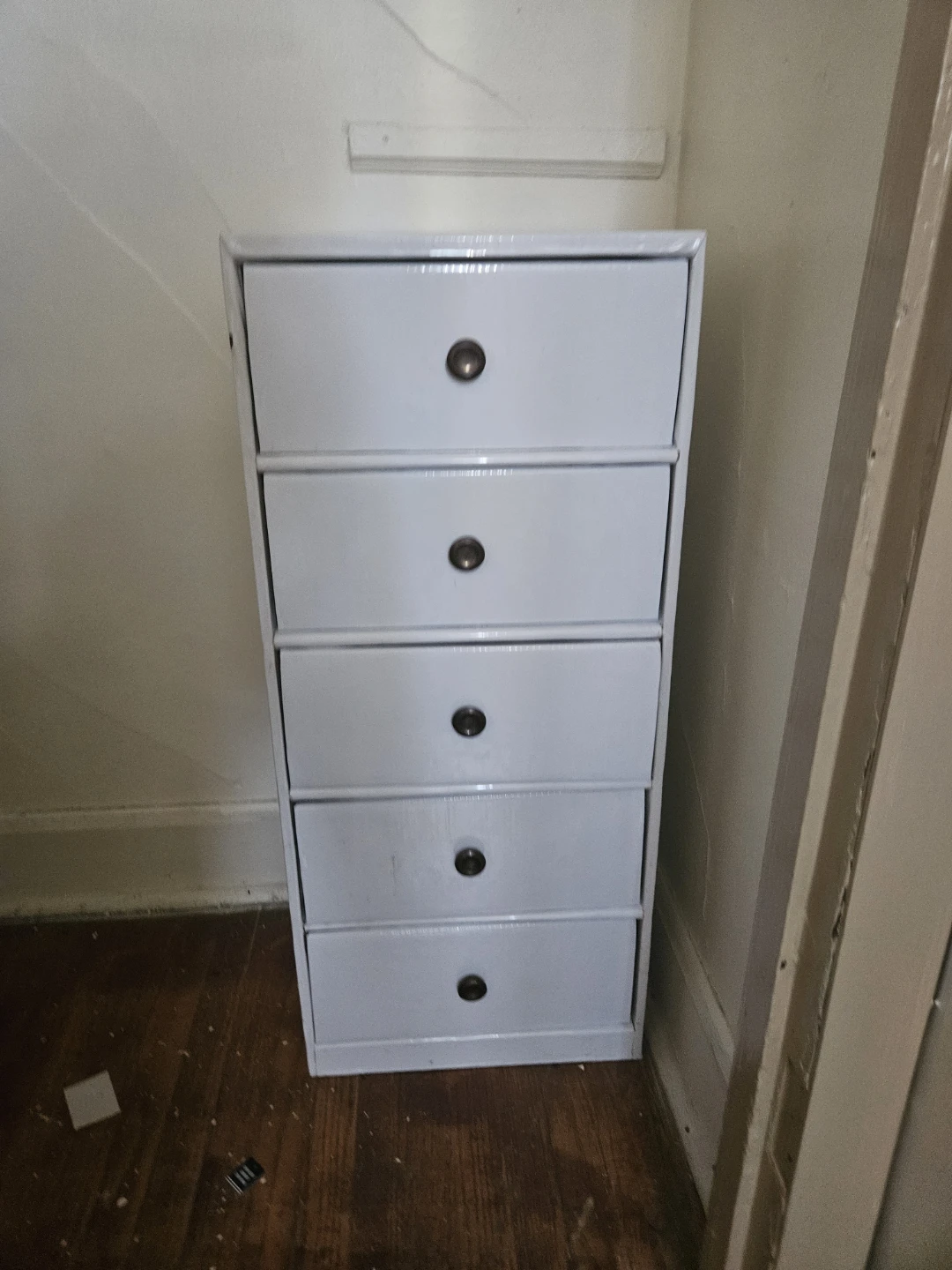 Vintage White 5-Drawer Dresser