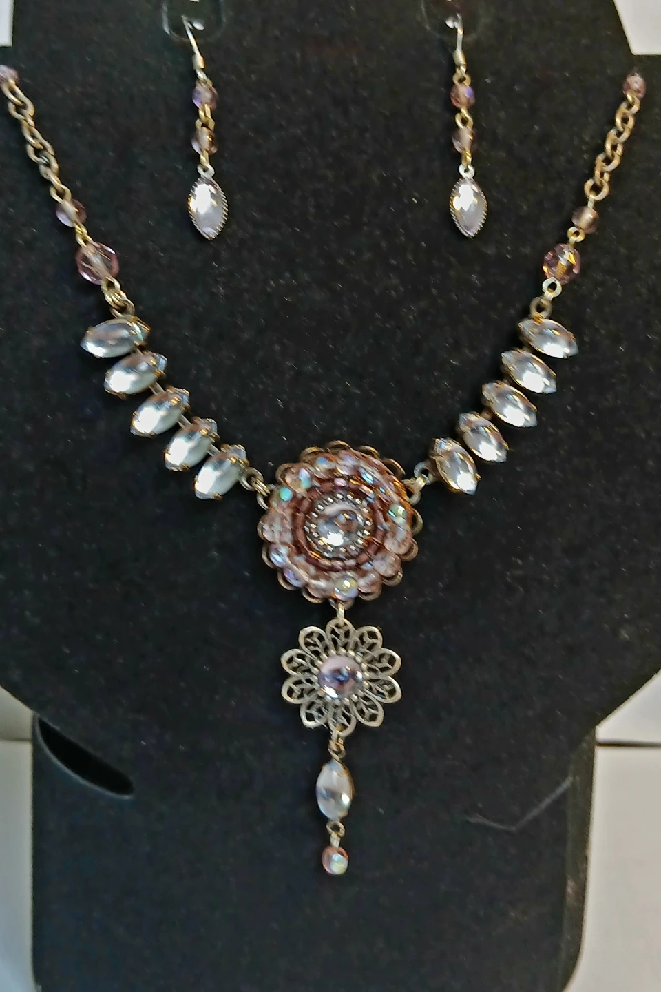 Beaded Necklace and Earrings Set - photo 4