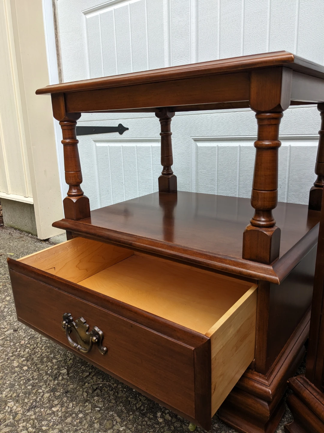 Vilas 9 Drawer Dresser Nightstand Set in Maple - photo 5