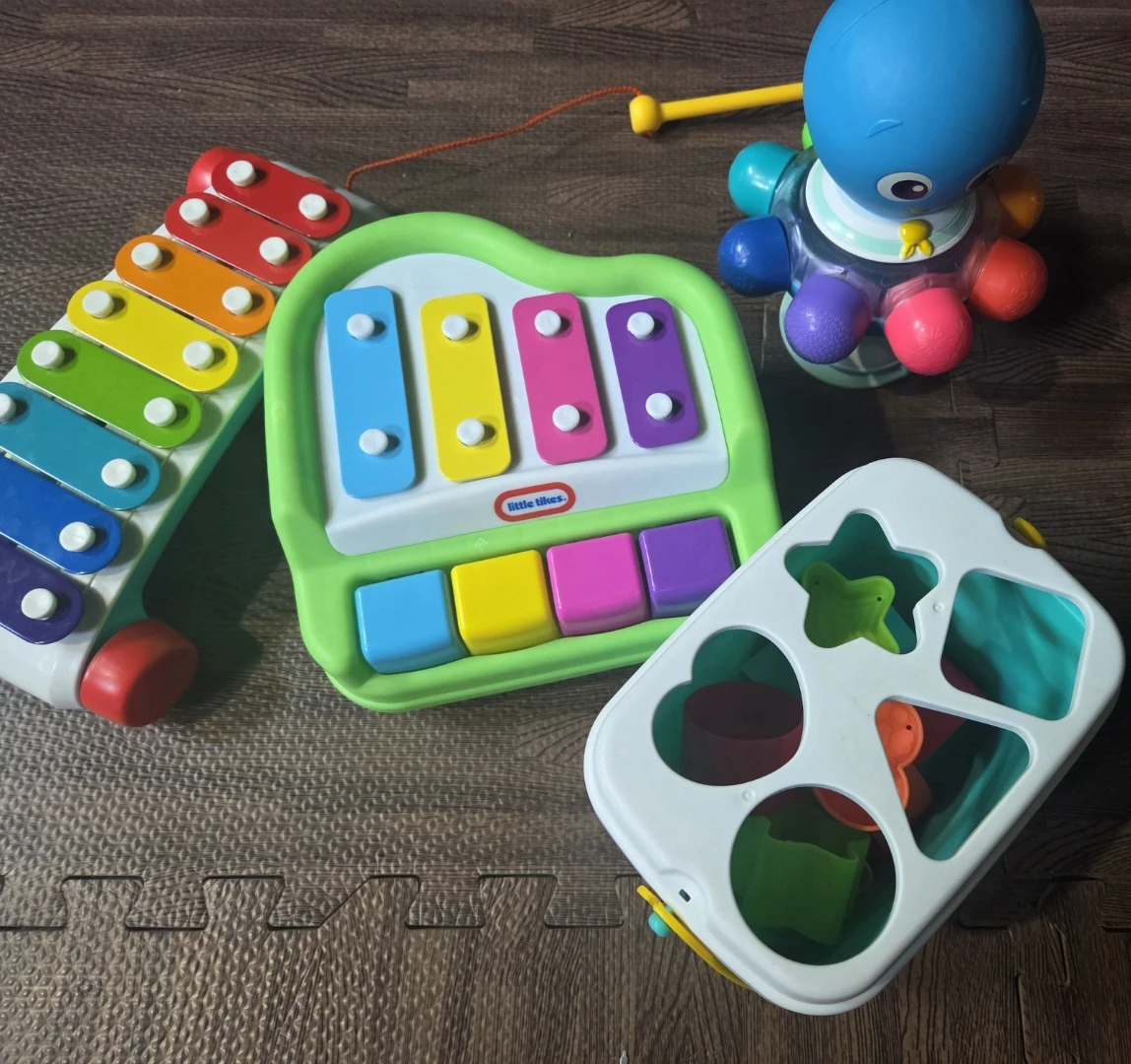 Mixture of Toys