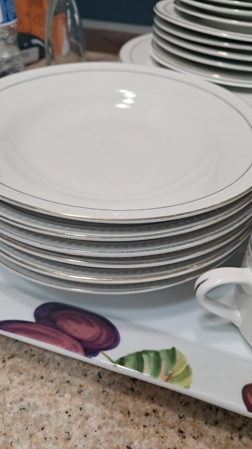Home Essentials Stoneware Dinnerware set for 6 - photo 4