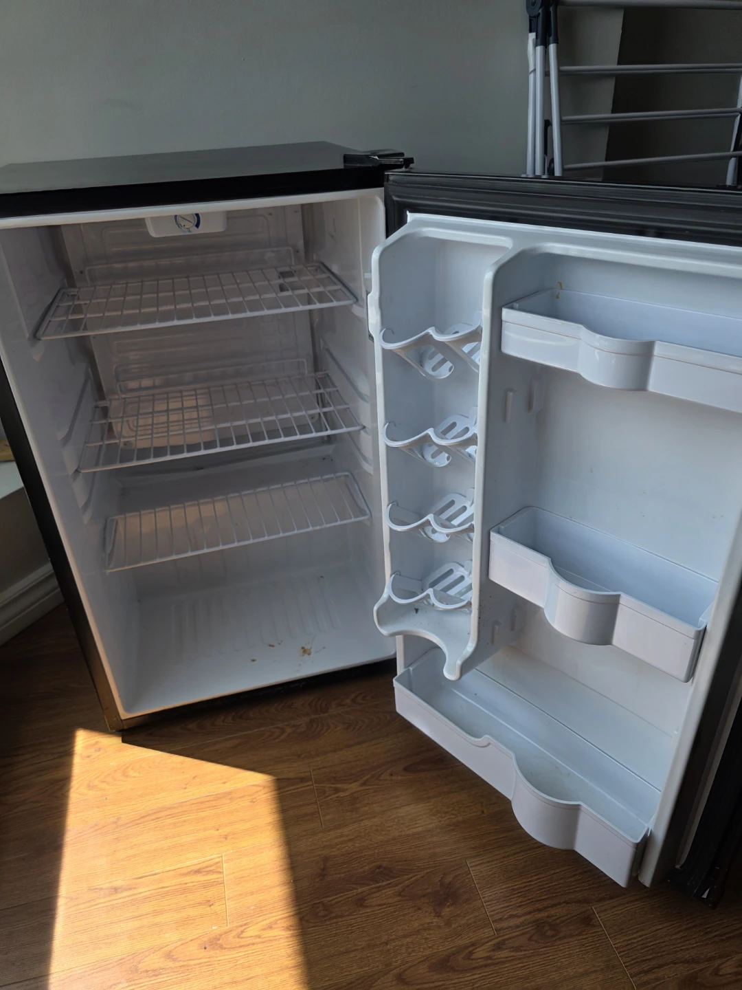 Danby Mini Fridge - photo 4