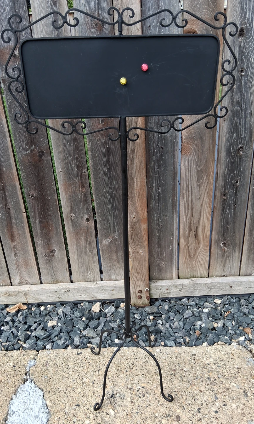 Black Metal Display Easel
