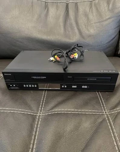 Philips VCR/DVD Player Combo - photo 2