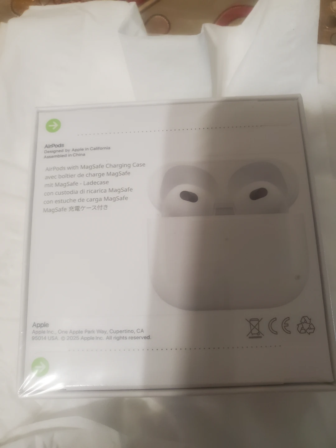 Apple AirPods 3rd Gen with MagSafe Charging Case - photo 2