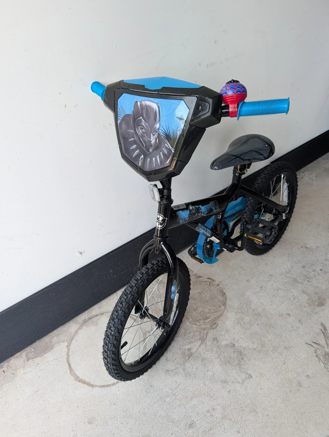 Kids 16-inch Bike with Black Panther theme