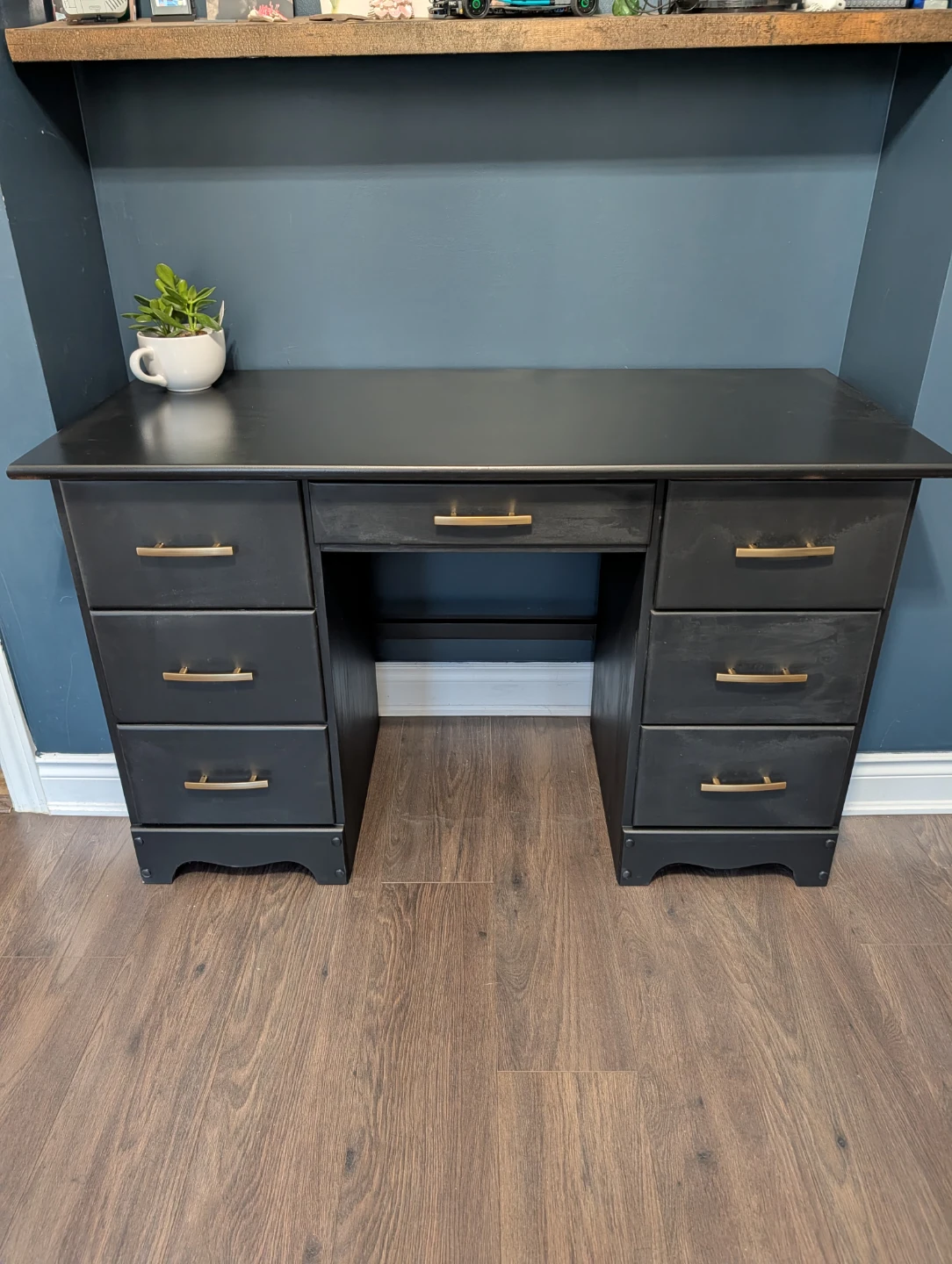 Black Desk with Gold Pulls - photo 4