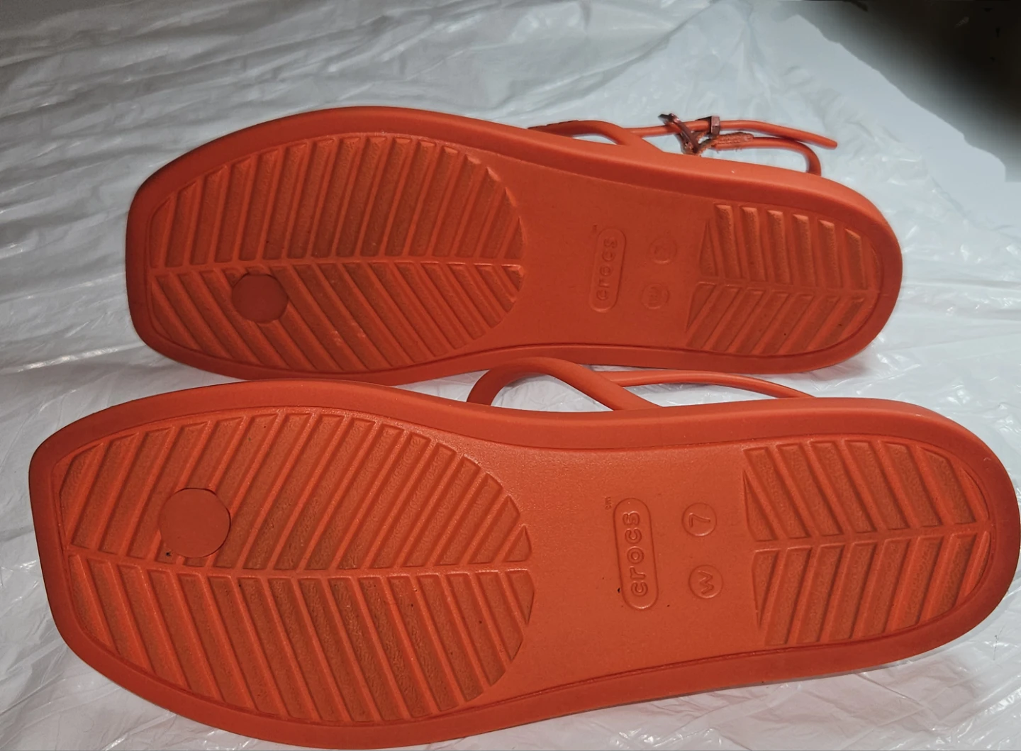 Crocs Women's Miami Orange T-Strap Sandals Size 7 - photo 3