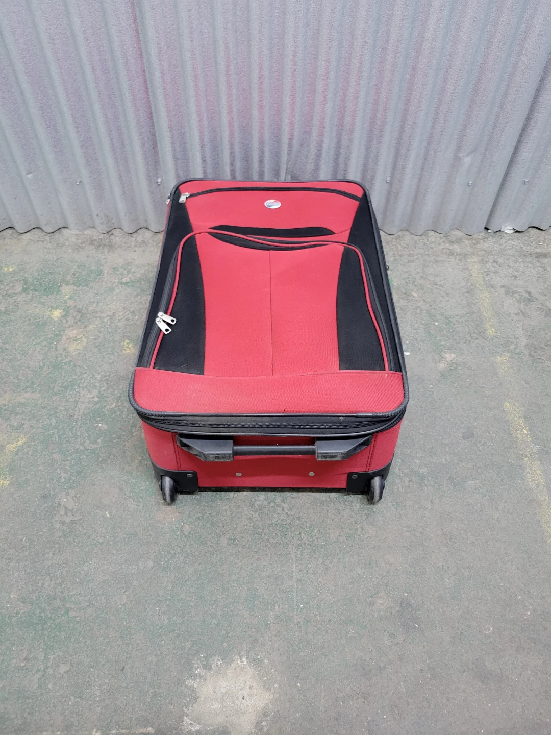 Like new Red and Black Rolling Suitcase - photo 3