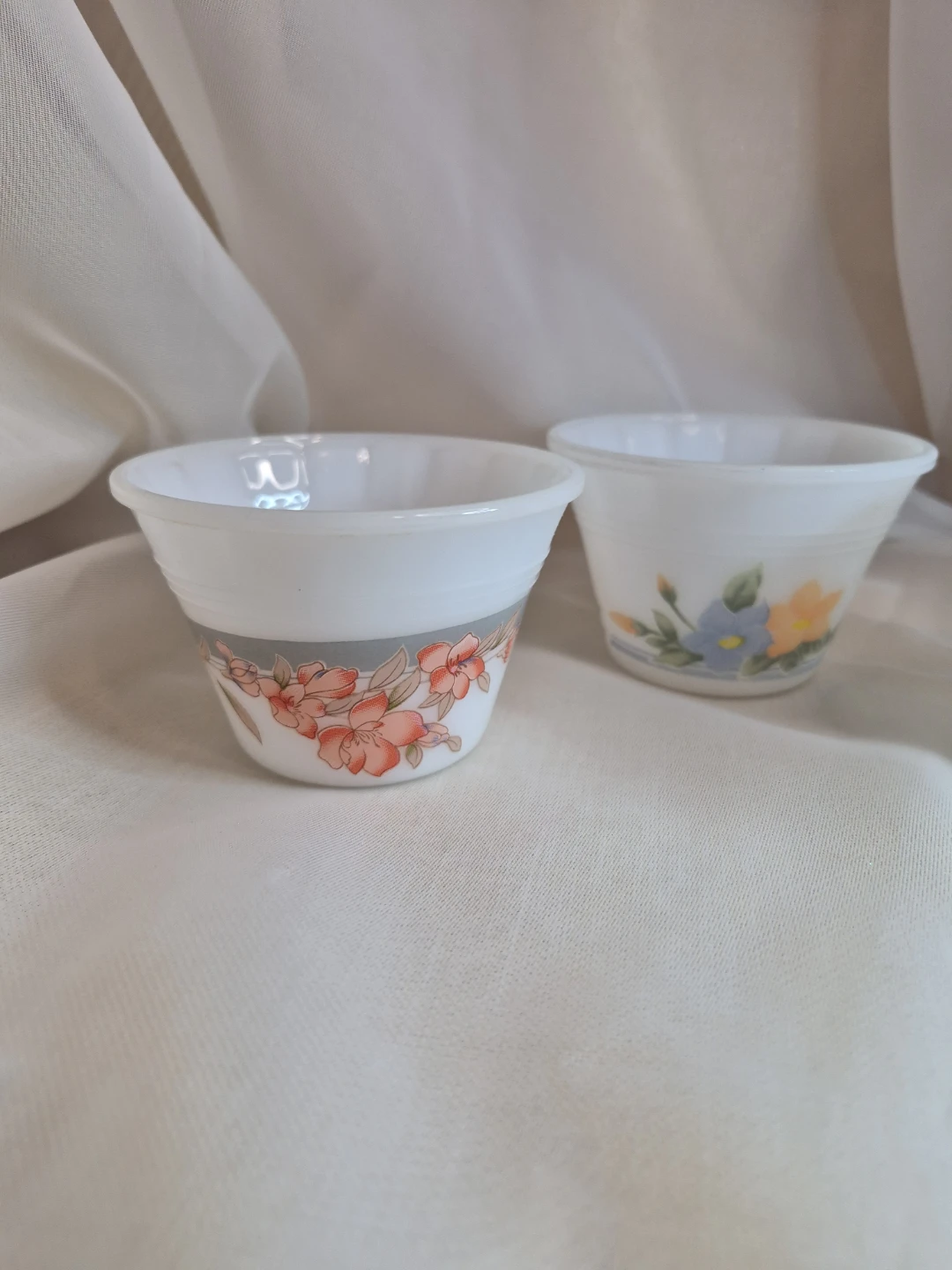 Lot of 3 Indopal Floral Milk Glass Custard Bowls - photo 3