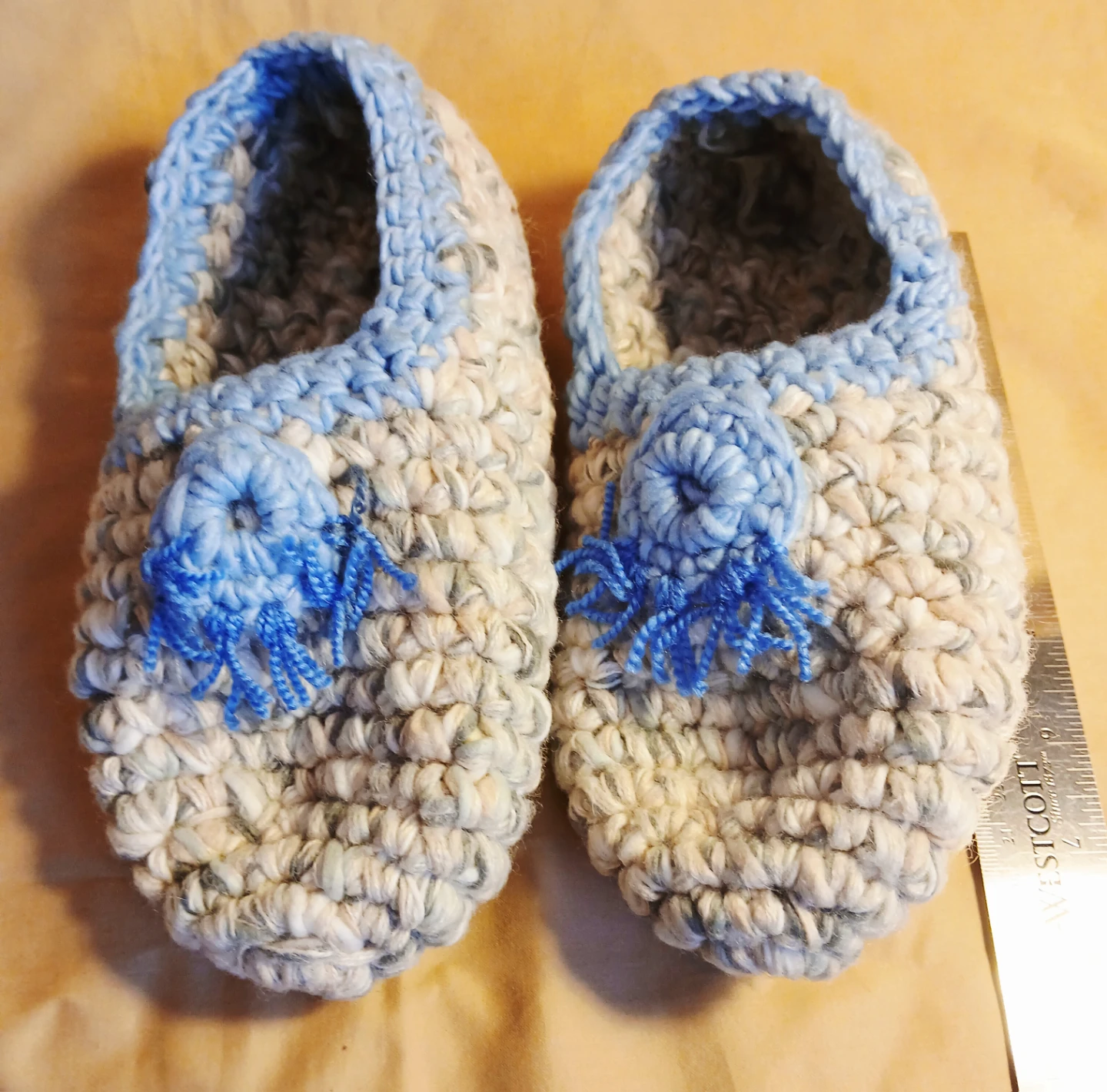 Hand-knitted slippers - choose the pair