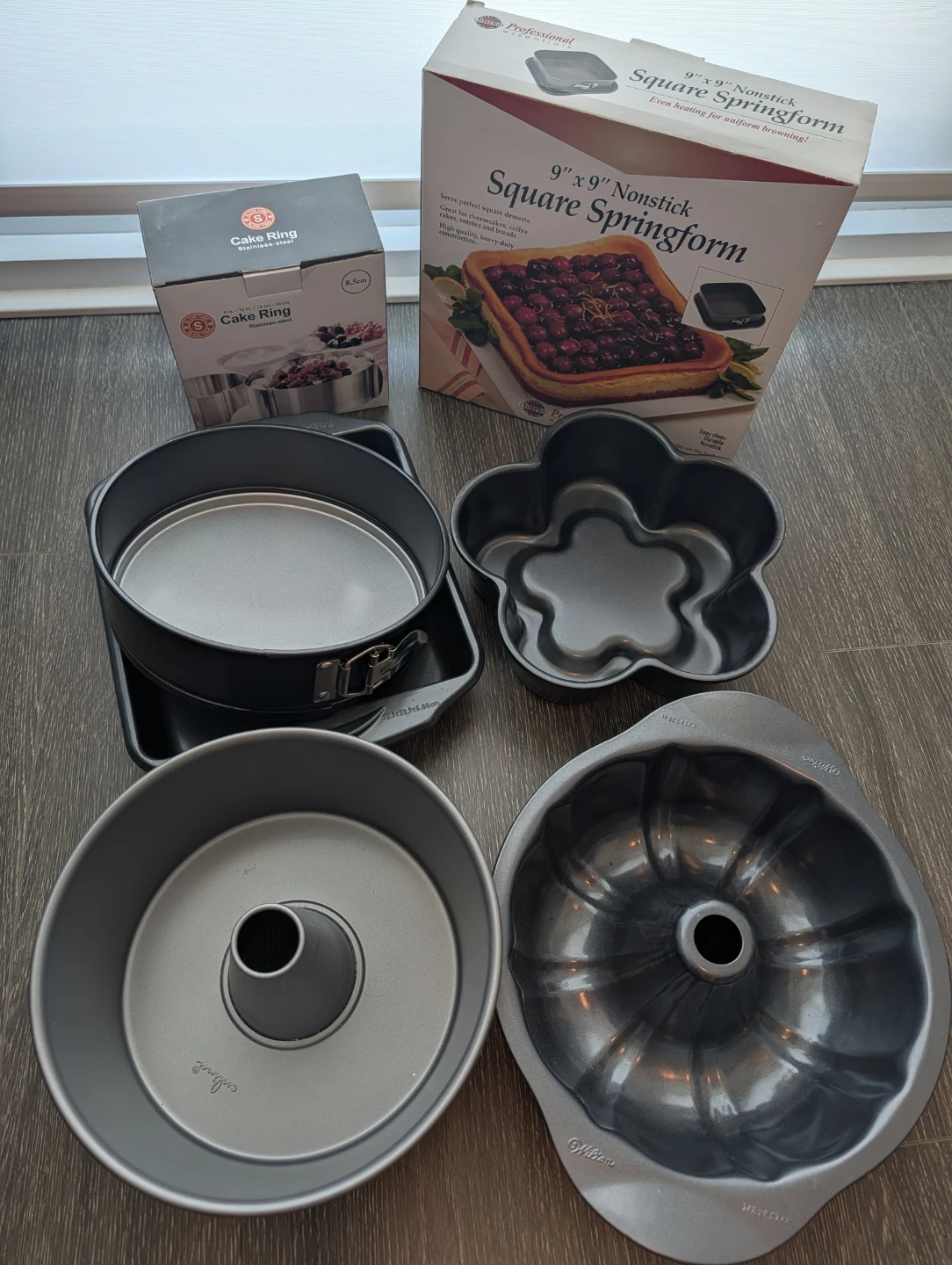 Assorted Baking Pans & Cake Ring Set